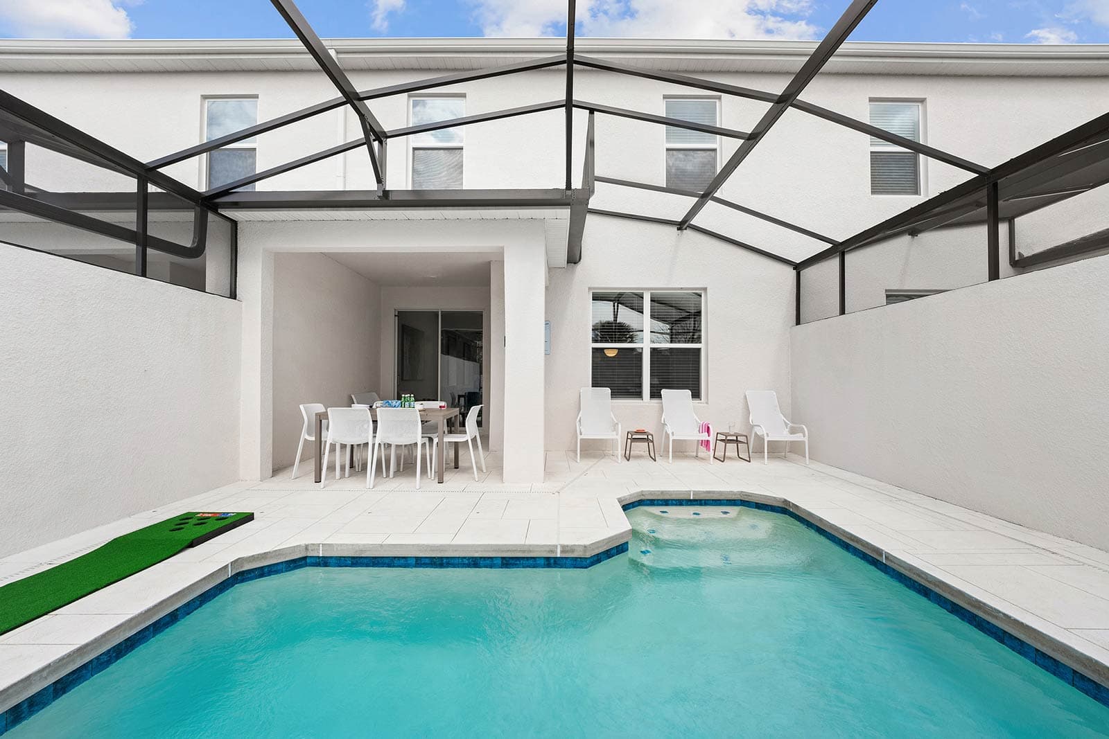 Casey's Casa - Image 2