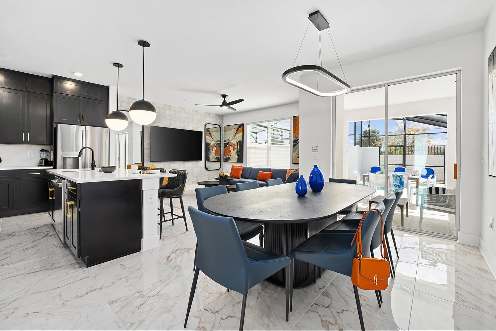 Trent's Tavern - Image 16