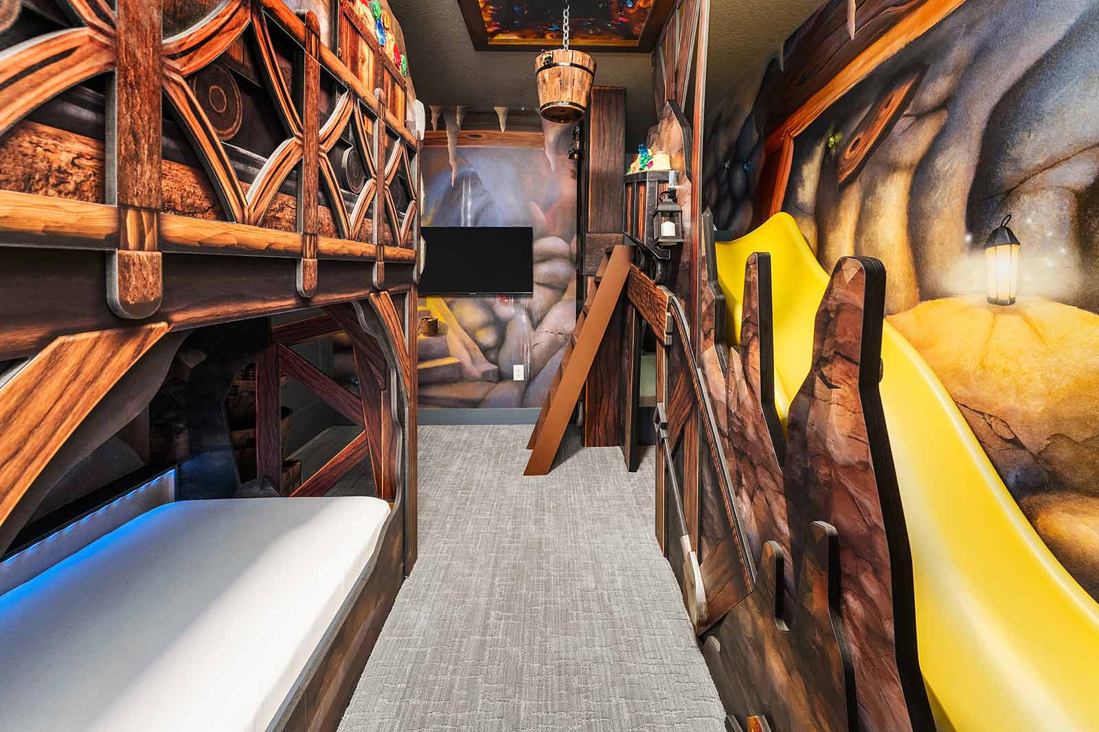 Molly's Mine - Image 17