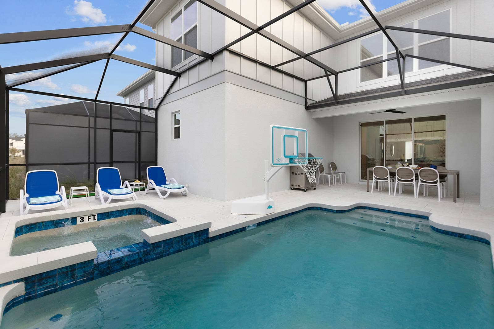 Glamorous Villa - Image 9