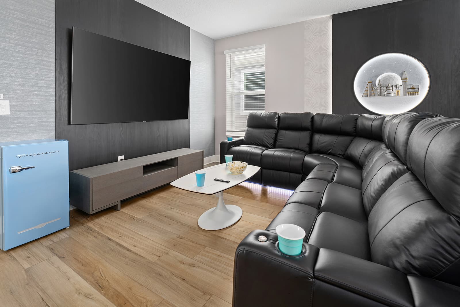 Glamorous Villa - Image 19