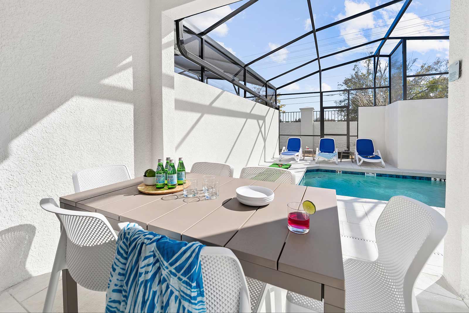 Hugo's Hacienda - Image 12