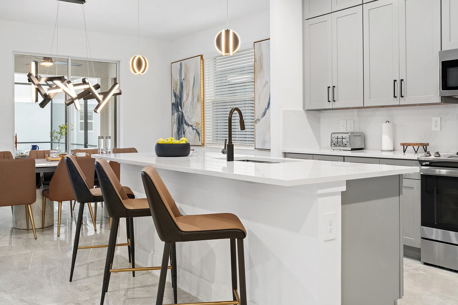 Regal Escape - Image 5