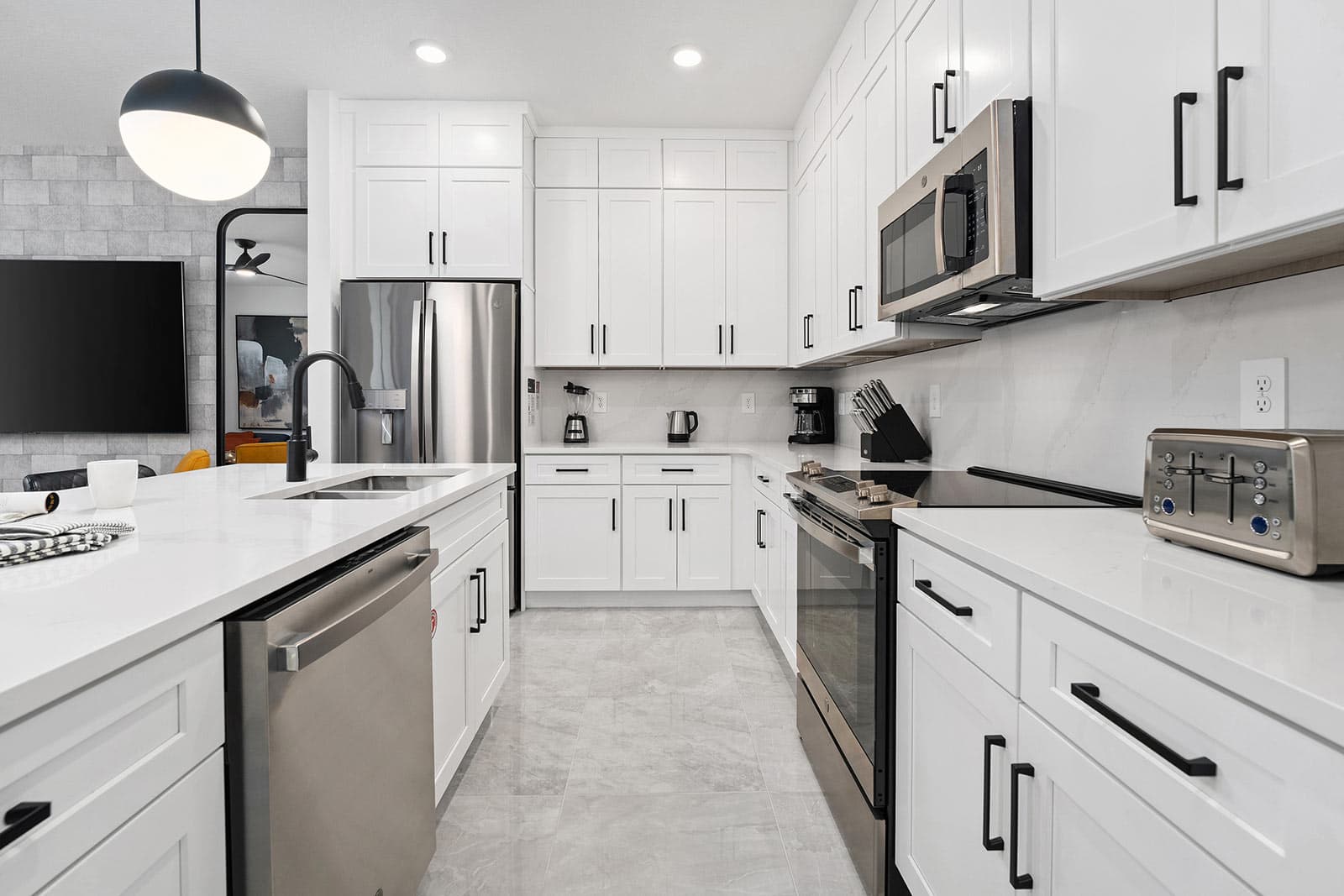 Penny's Penthouse - Image 10