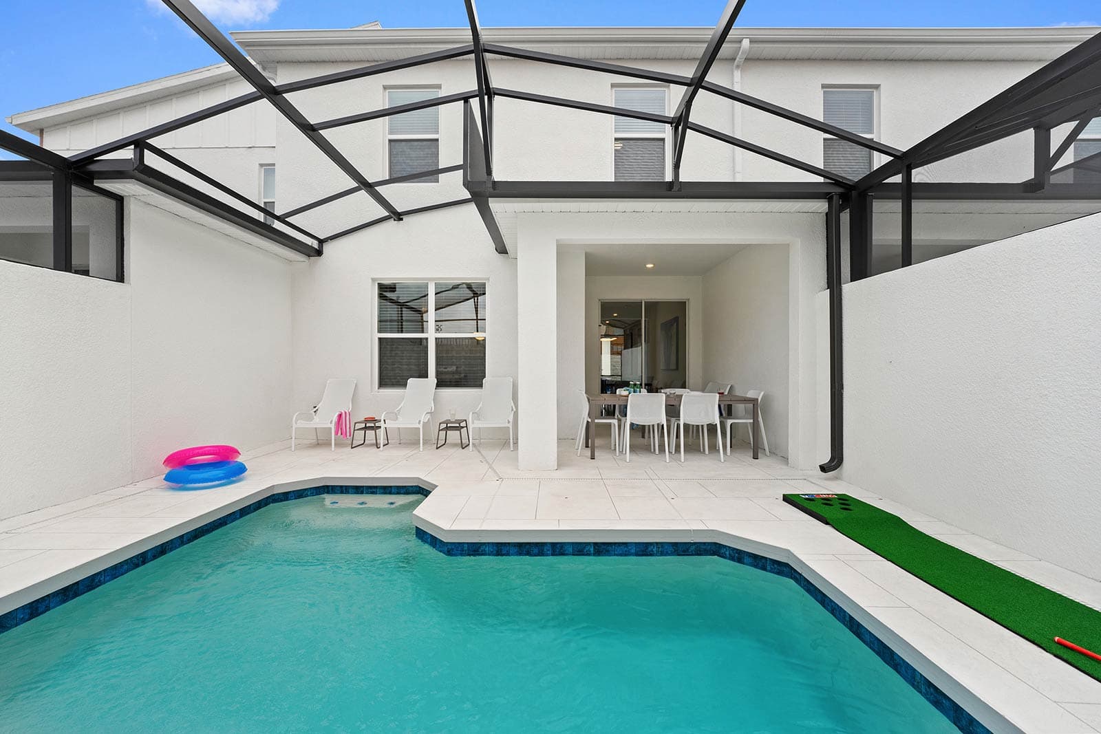 Rory’s Residence - Image 11