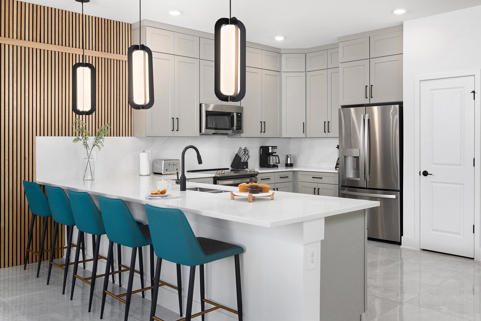 Regal Riviera - Image 5