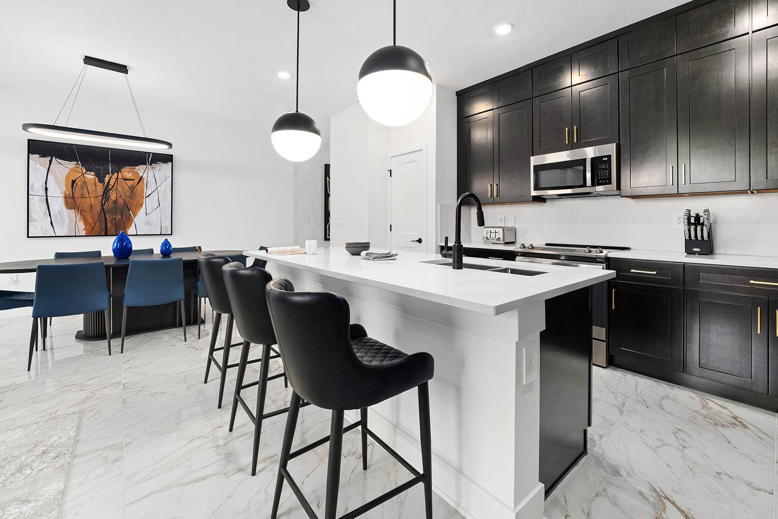 Holly's House - Image 5