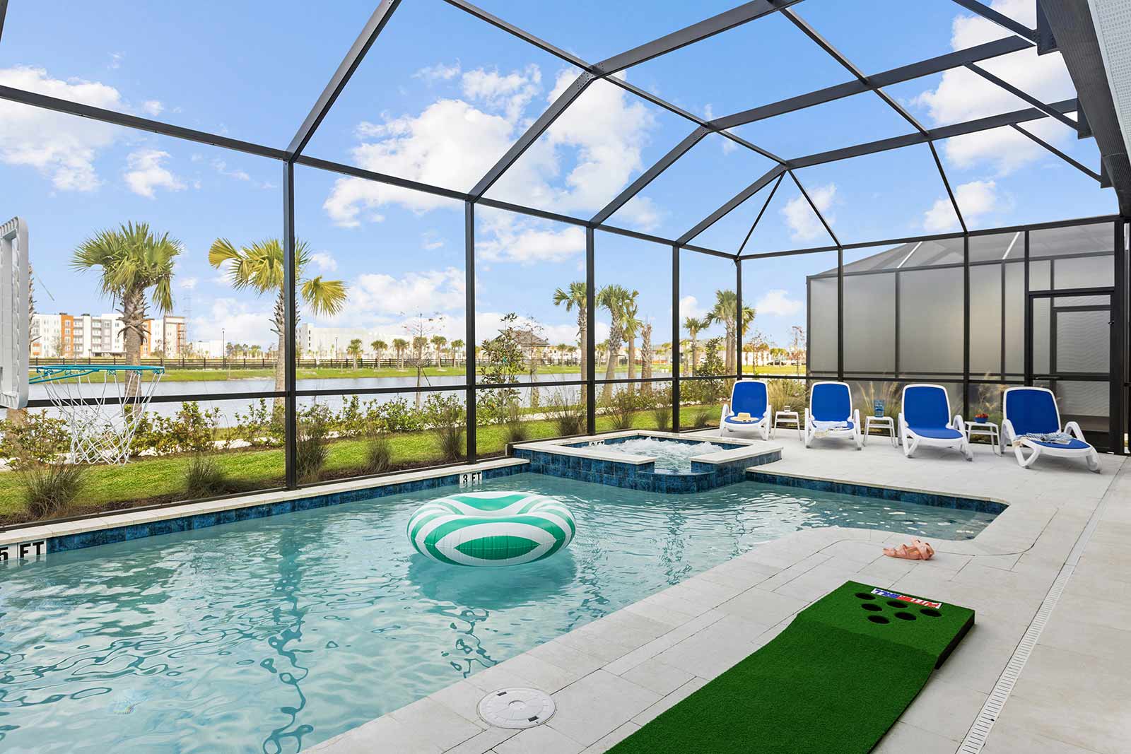 Colossal Court - Image 2