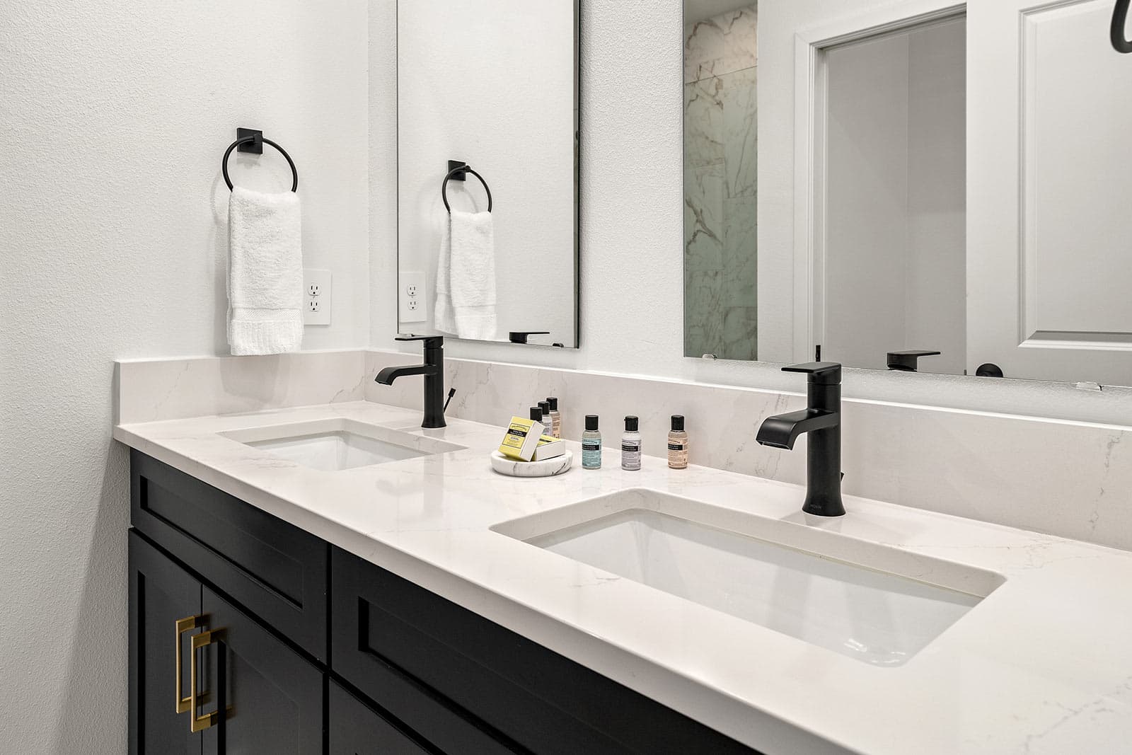 Colossal Court - Image 26