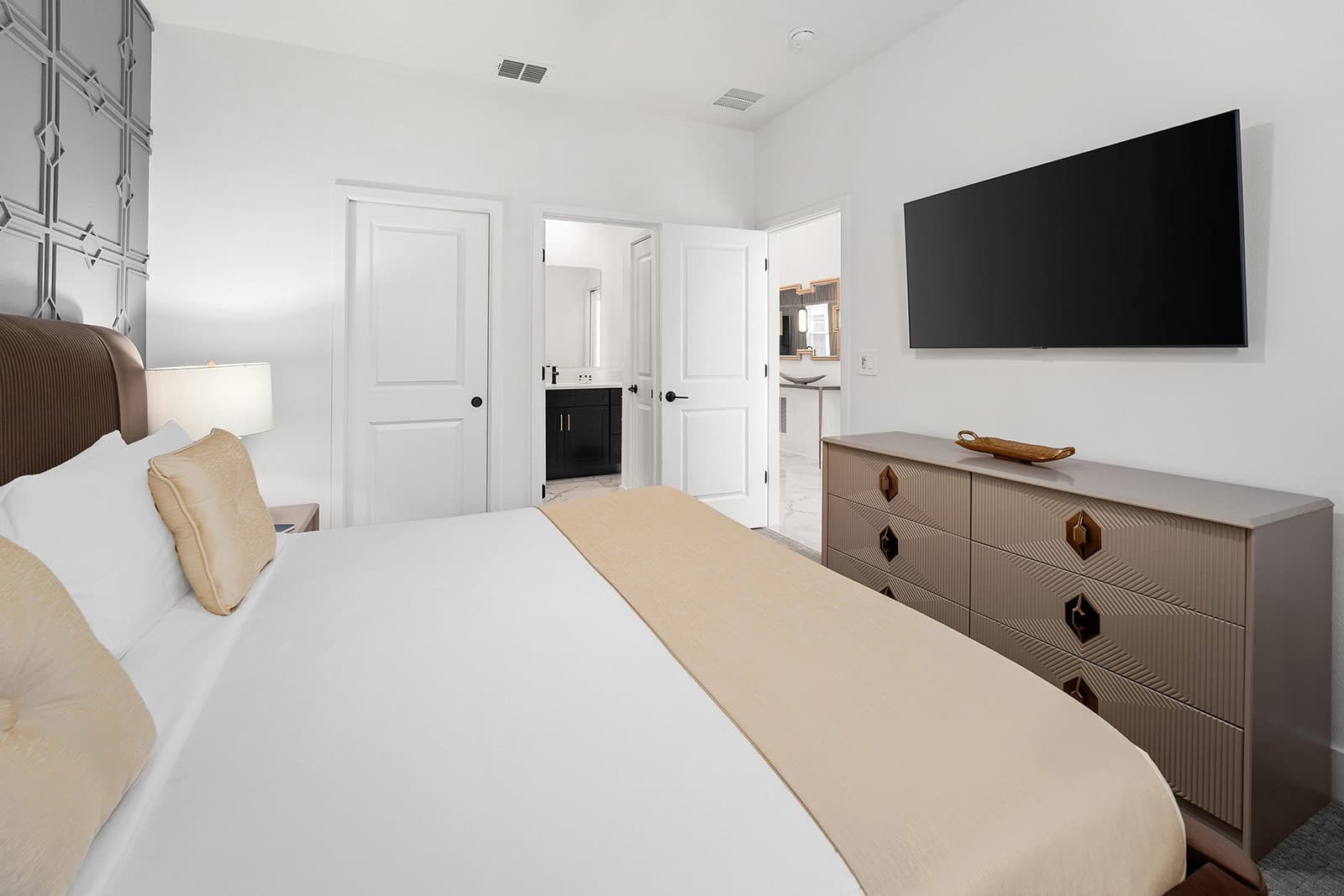 Glorious Getaway - Image 15