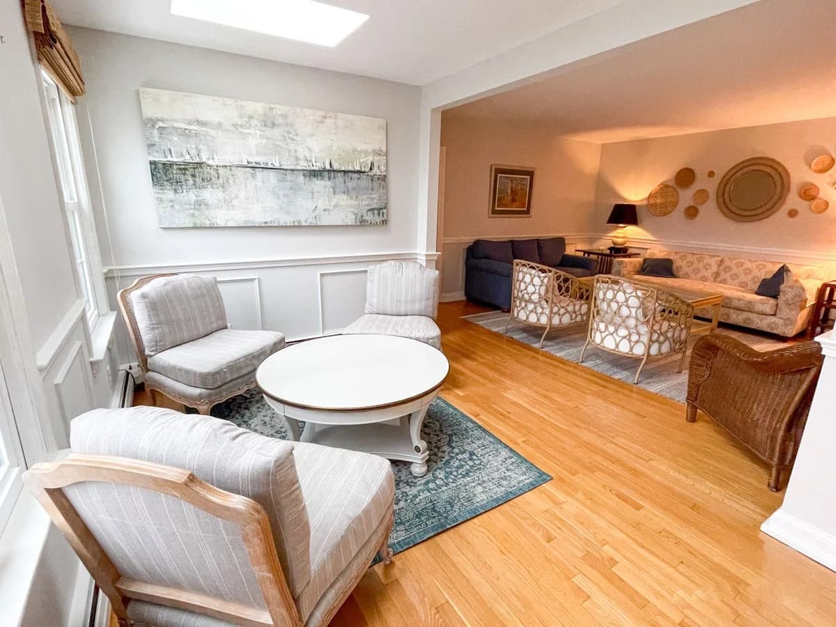 Queen's Landing - Image 6