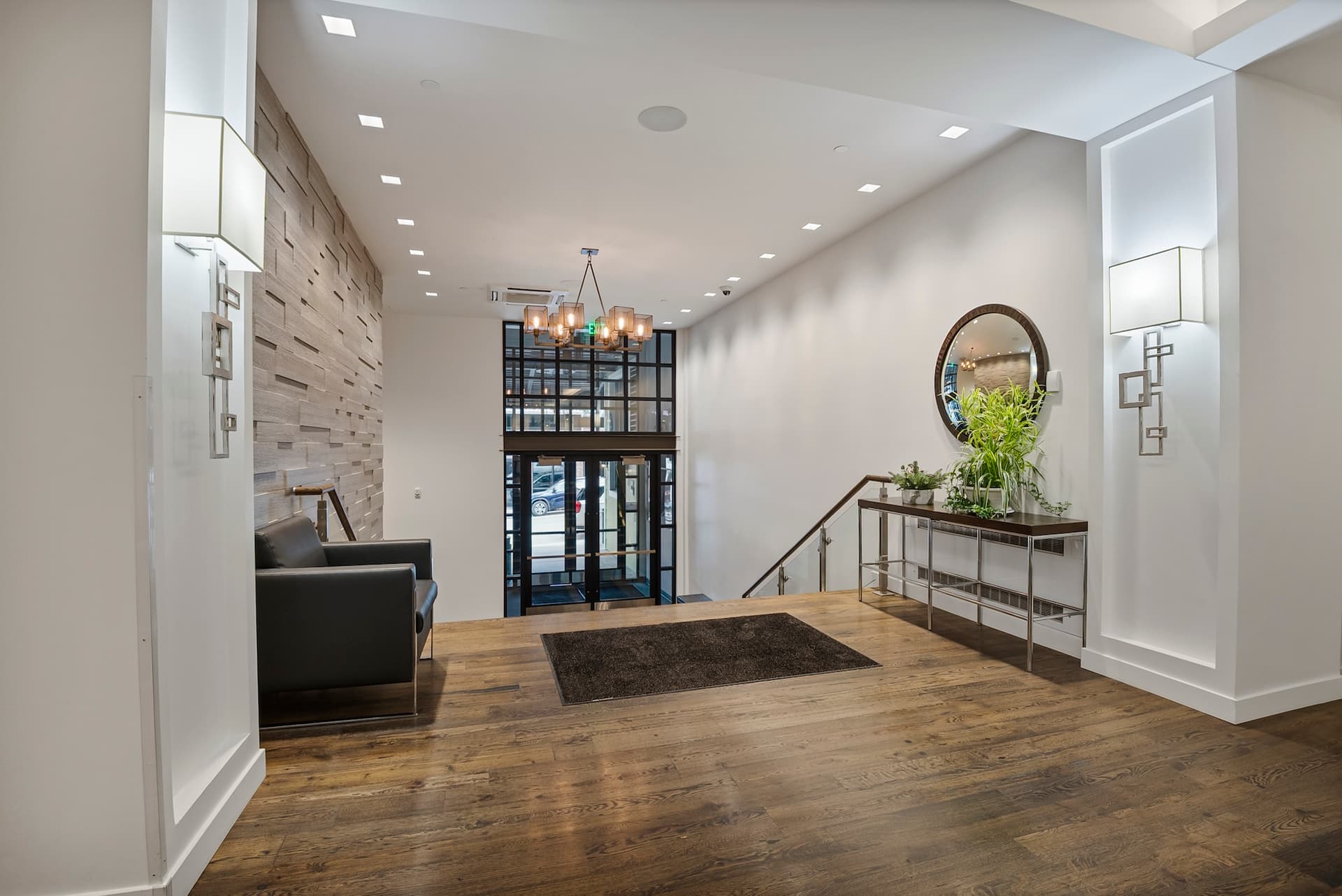 Mountain Luxe Retreat on Main - Image 27