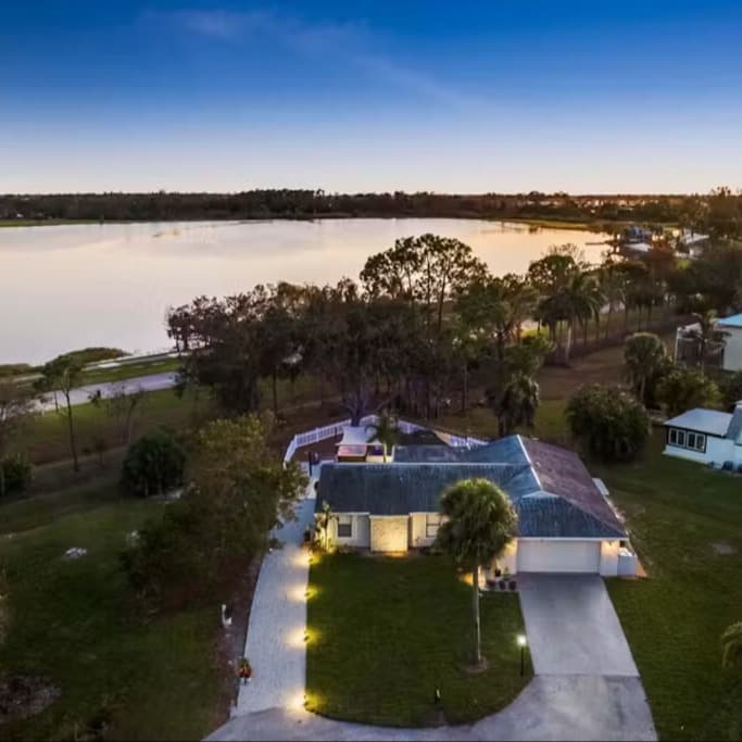 Tranquil Lakeside Haven