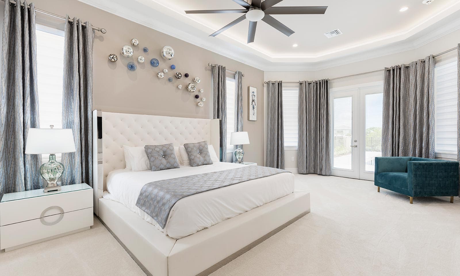 Luxurious Oasis - Image 30