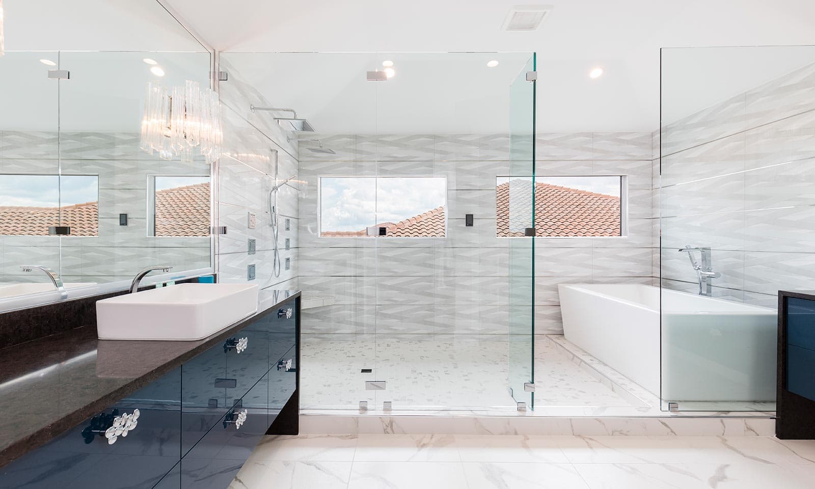 Luxurious Oasis - Image 35