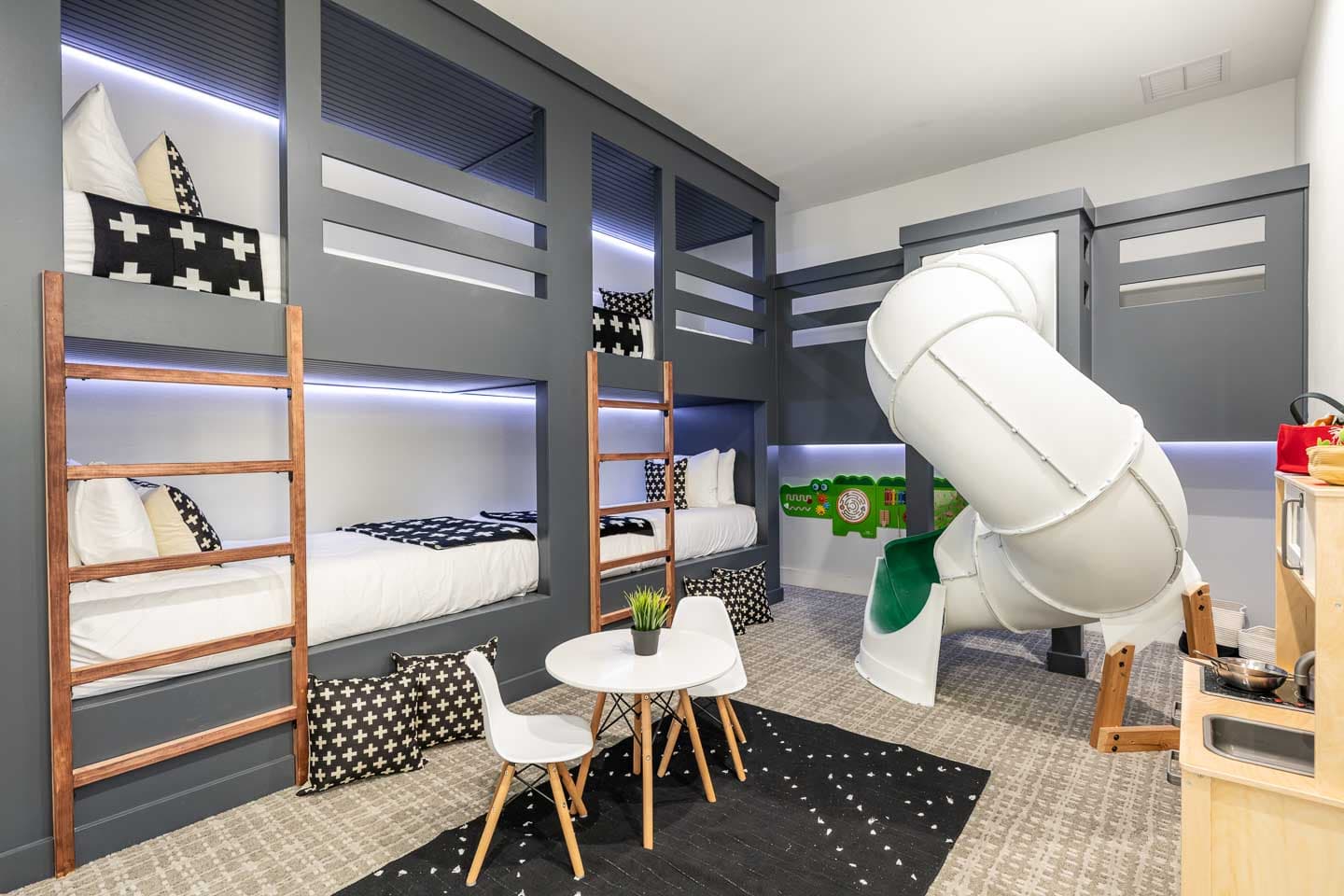 The Marvelously Mod Villa - Image 26