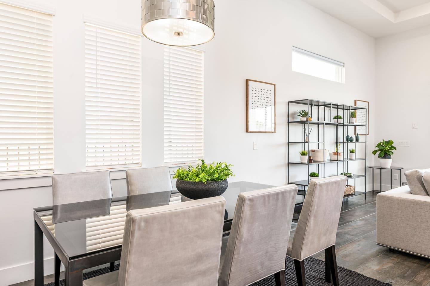 The Marvelously Mod Villa - Image 9