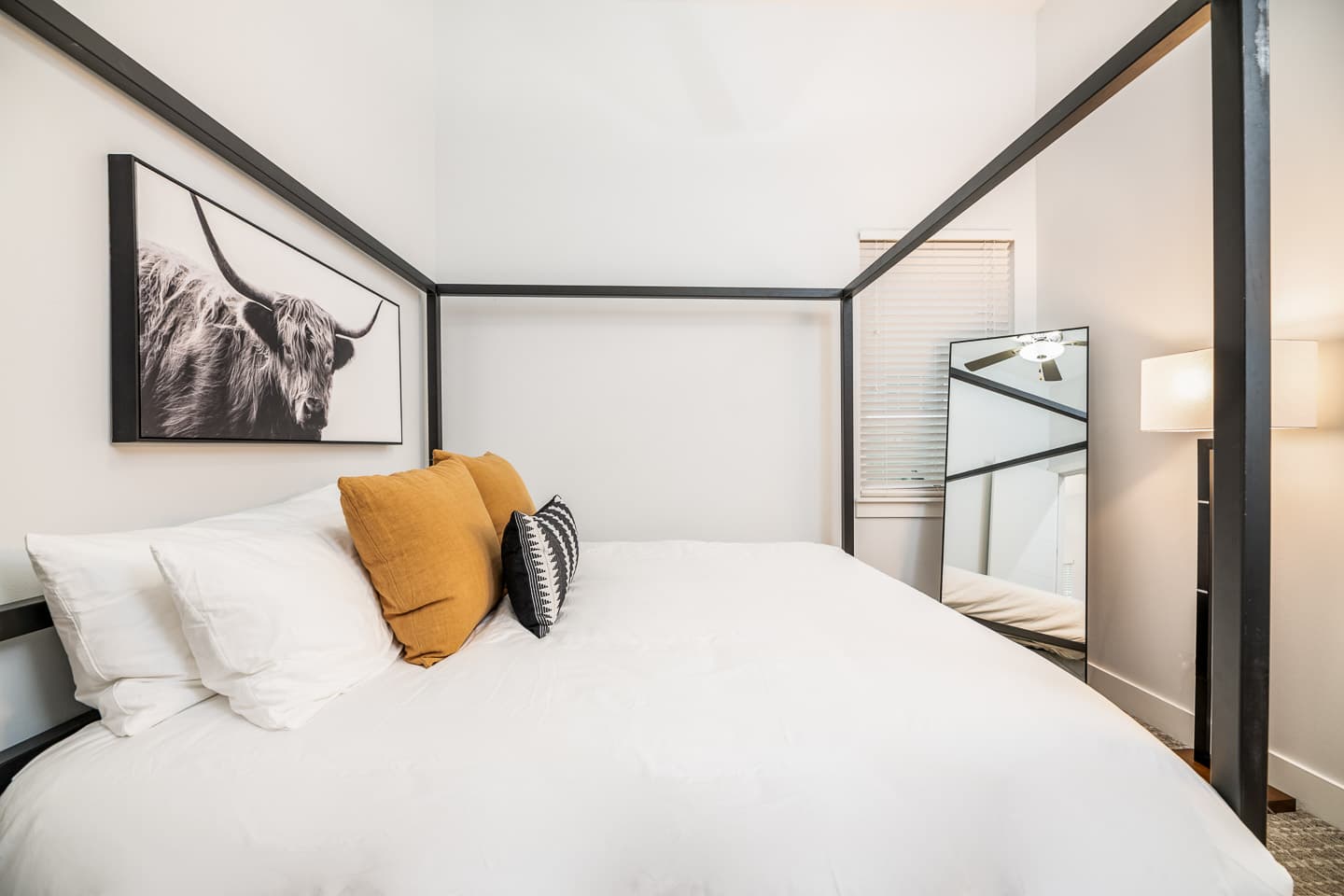 The Marvelously Mod Villa - Image 11