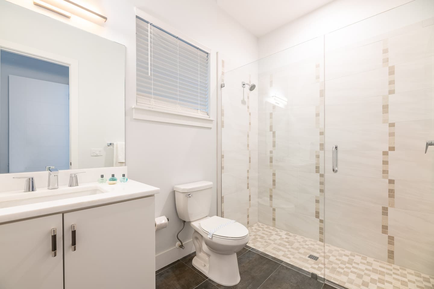 The Marvelously Mod Villa - Image 15