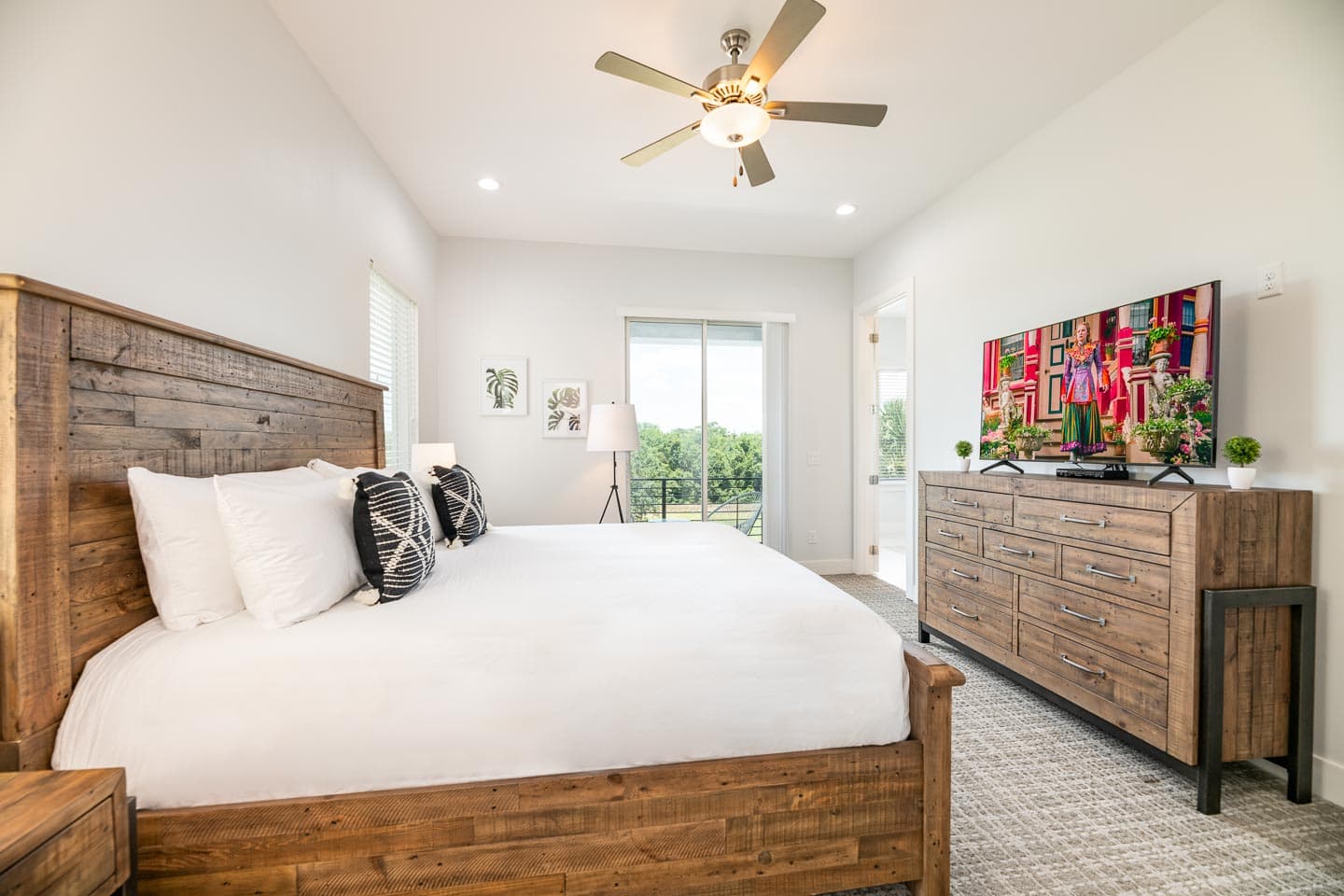 The Marvelously Mod Villa - Image 16