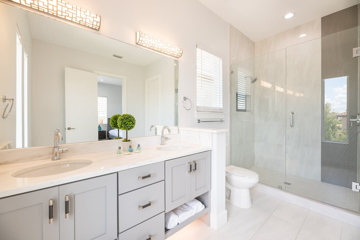 The Marvelously Mod Villa - Image 32