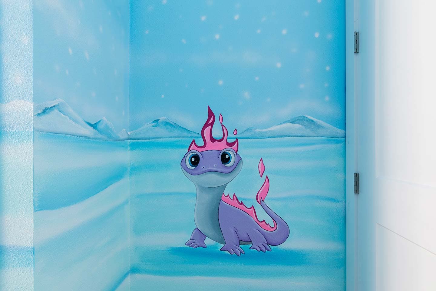 Modern Chic Mansion - Image 26