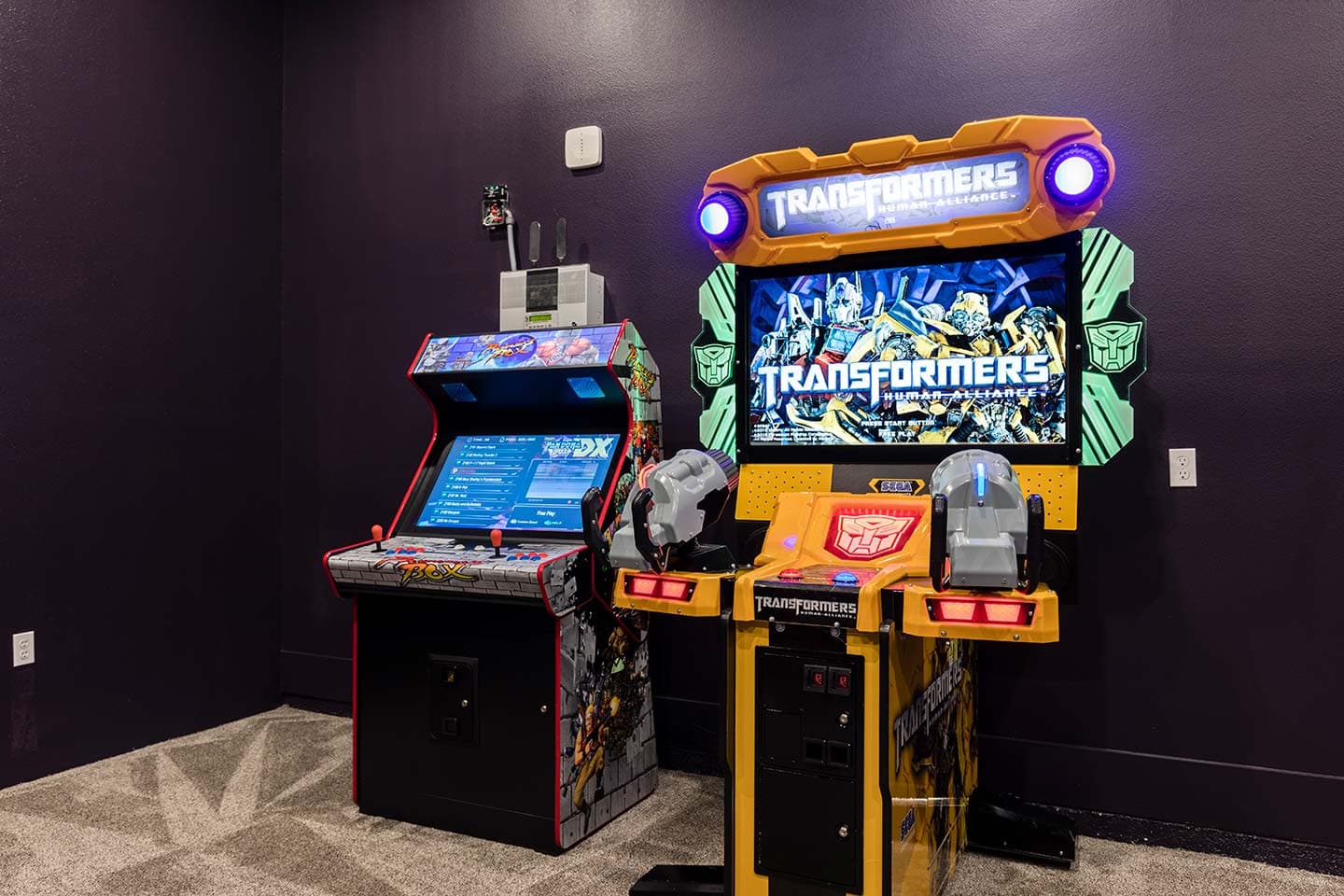 Modern Chic Mansion - Image 36