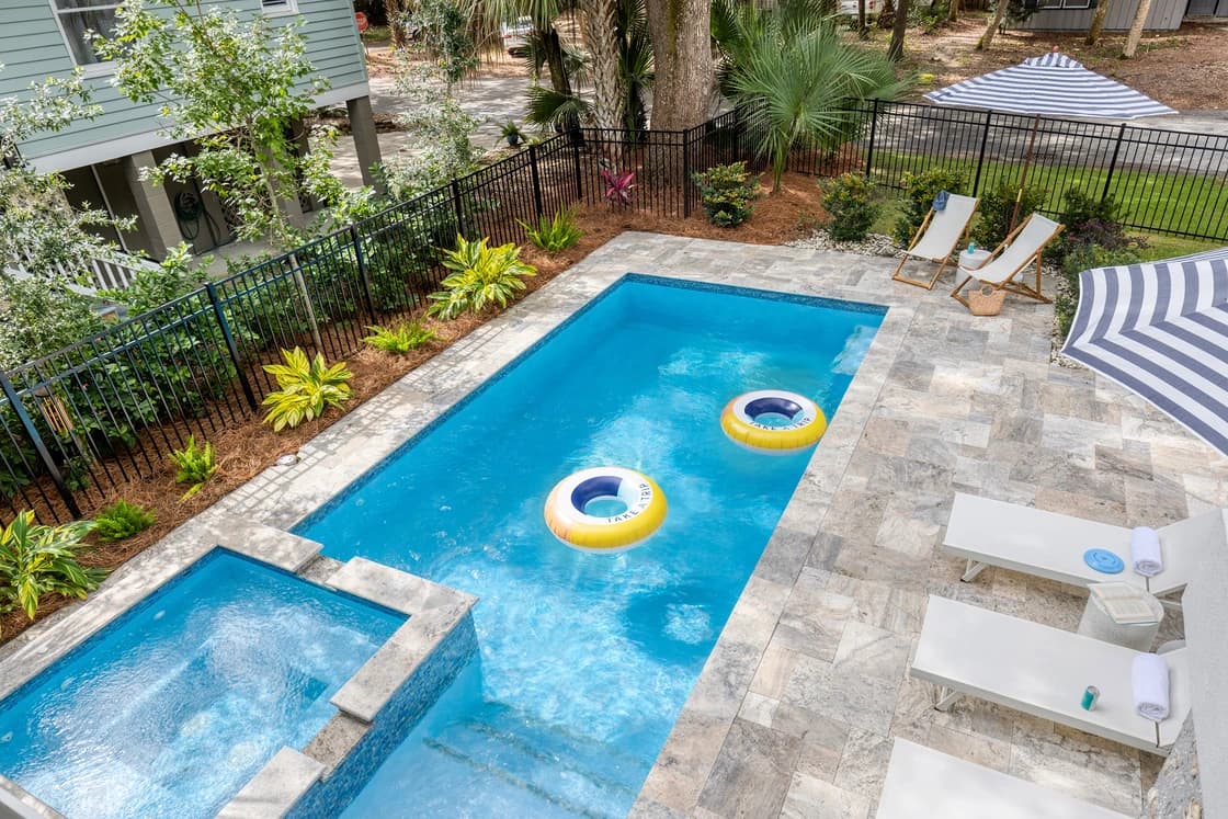 Dory Manor - Image 2