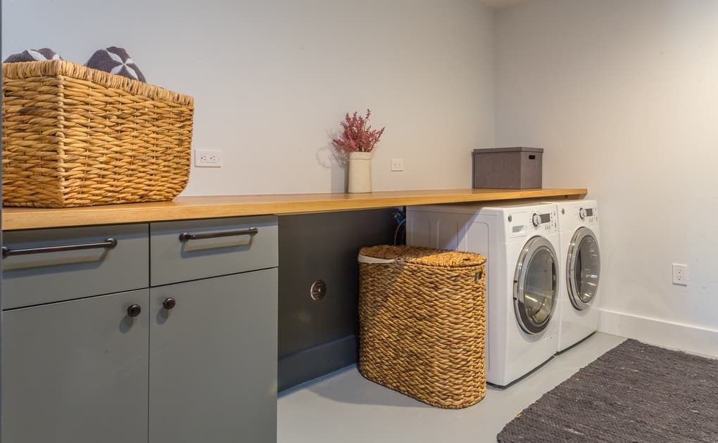 Lake Cabin #11 - Image 28