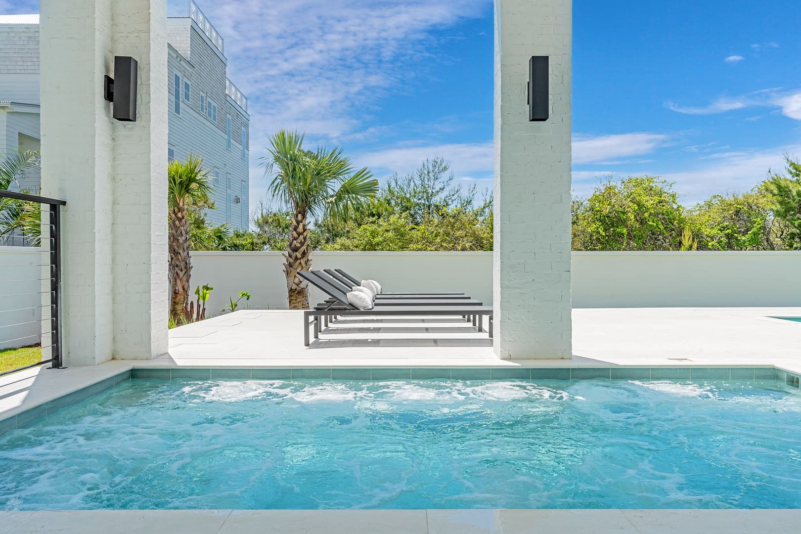 Grand Pearl - Image 31