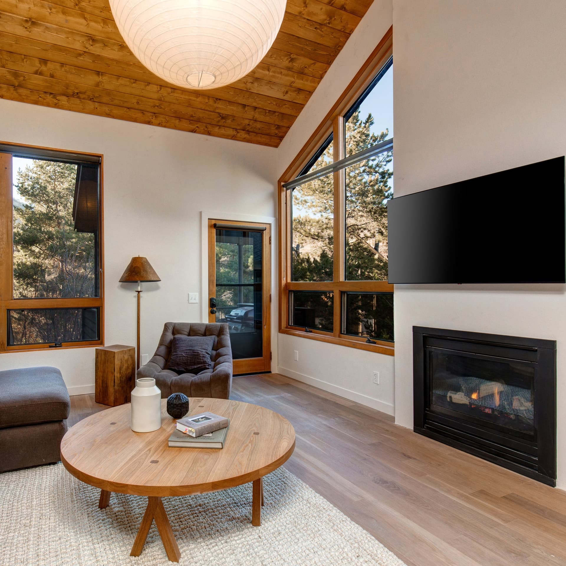 Red Pine Wonder Home - Image 1