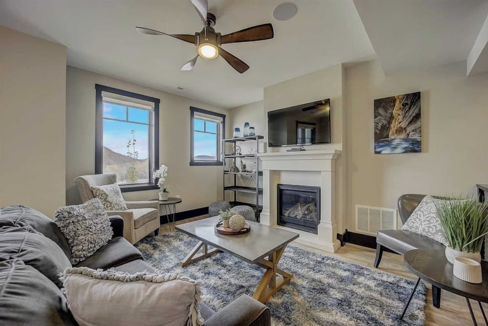 Blackstone at the Canyons - Image 1