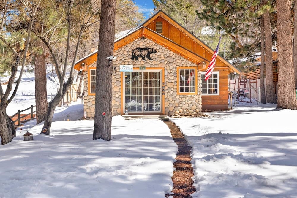 Lily's Bear Cabin #2544 - Image 1