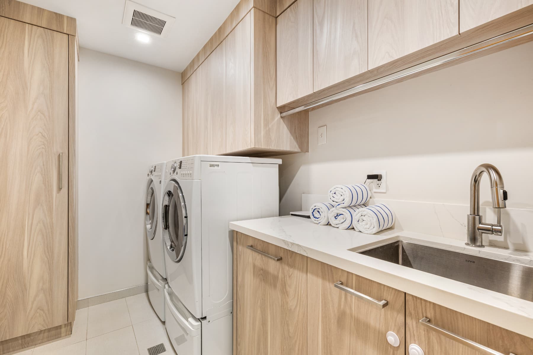 Lindenhurst House - Image 31