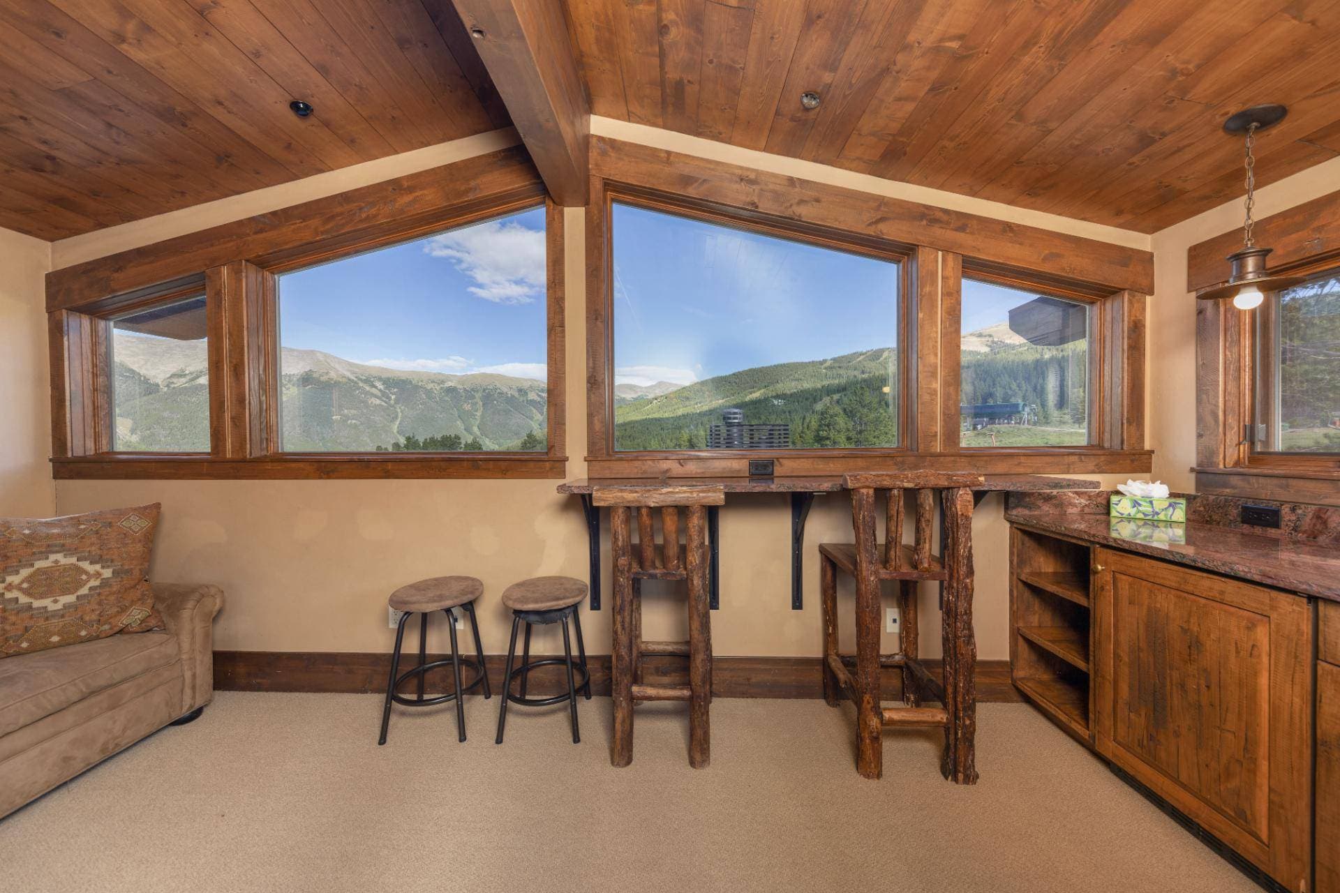 Lumber Jack Lodge - Image 16