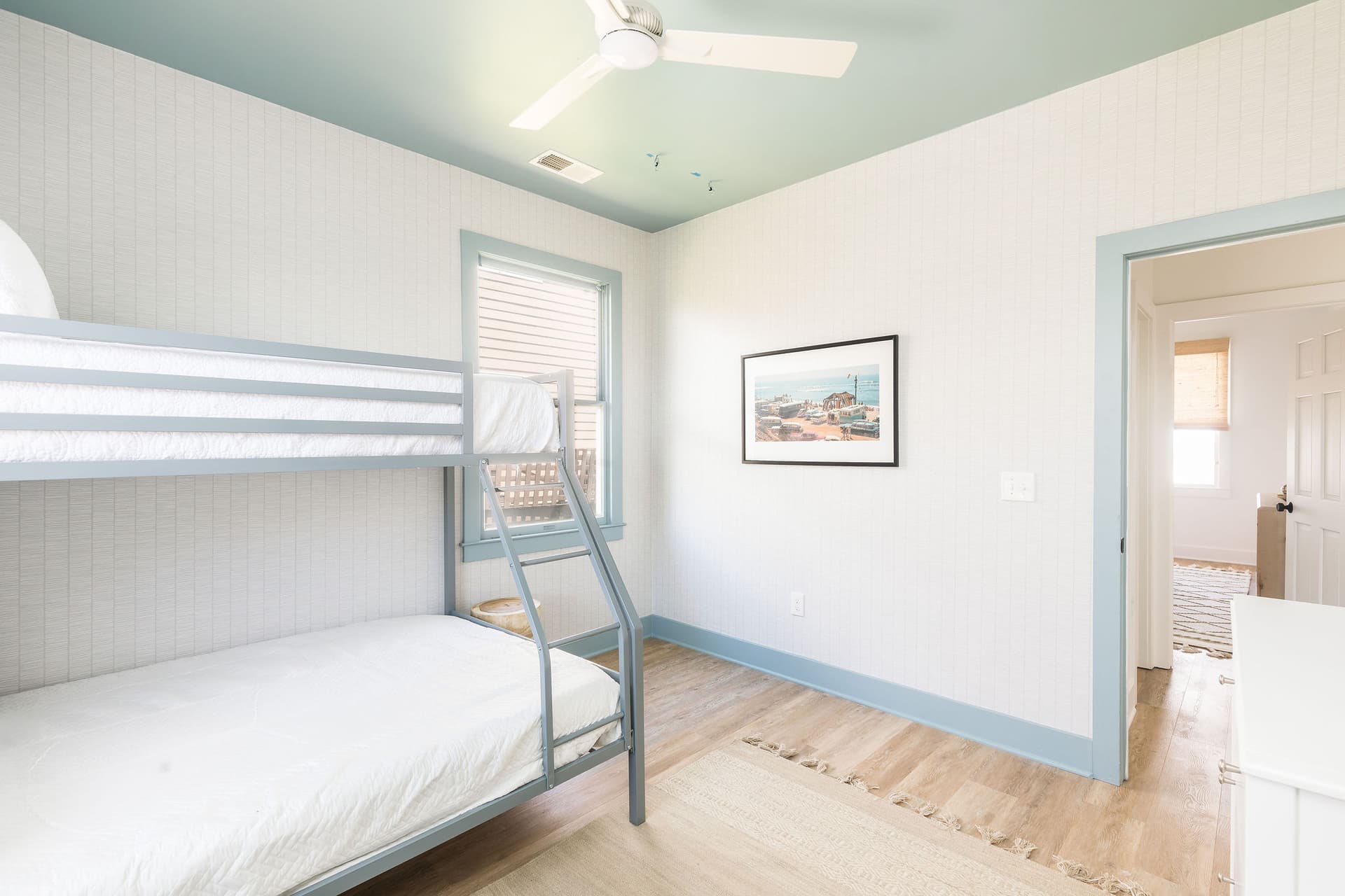 Humphrey's Hideaway - Image 24