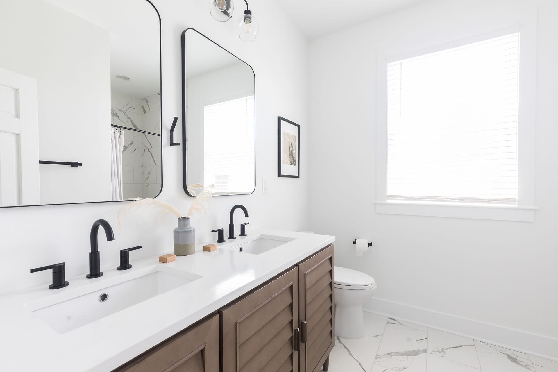 Humphrey's Hideaway - Image 32