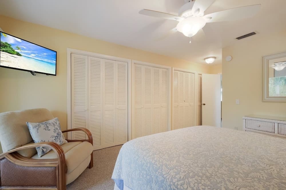 West Bay Cove #206 - Image 7