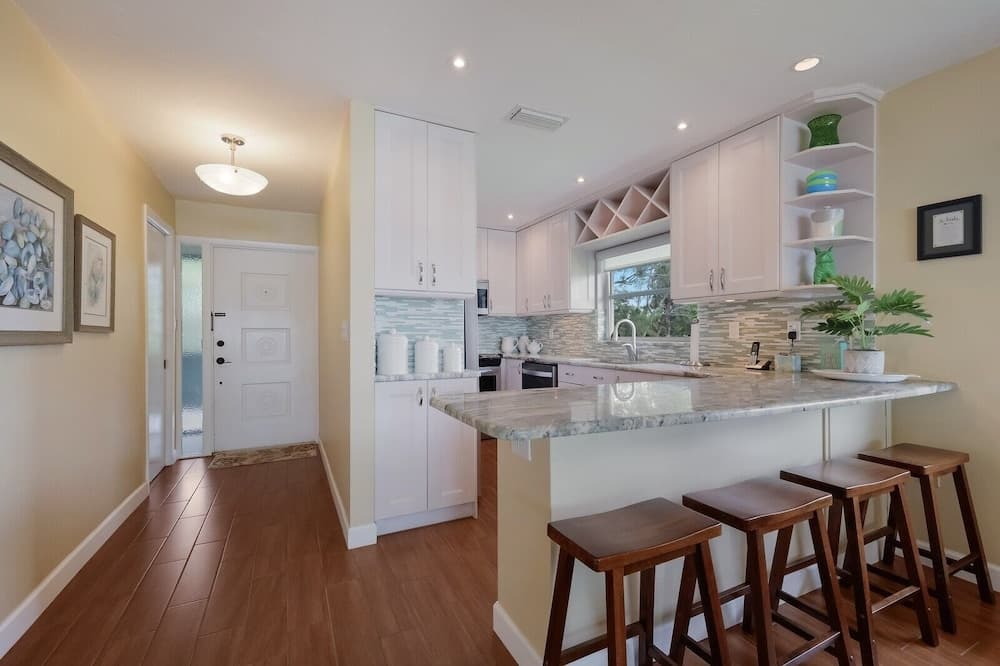 West Bay Cove #206 - Image 10