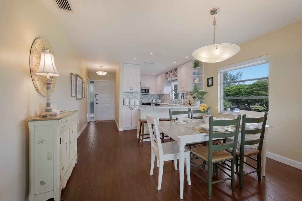 West Bay Cove #206 - Image 5