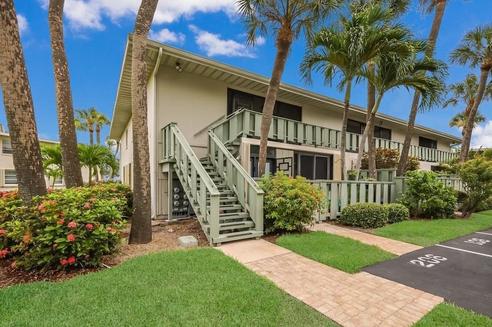 West Bay Cove #206 - Image 37