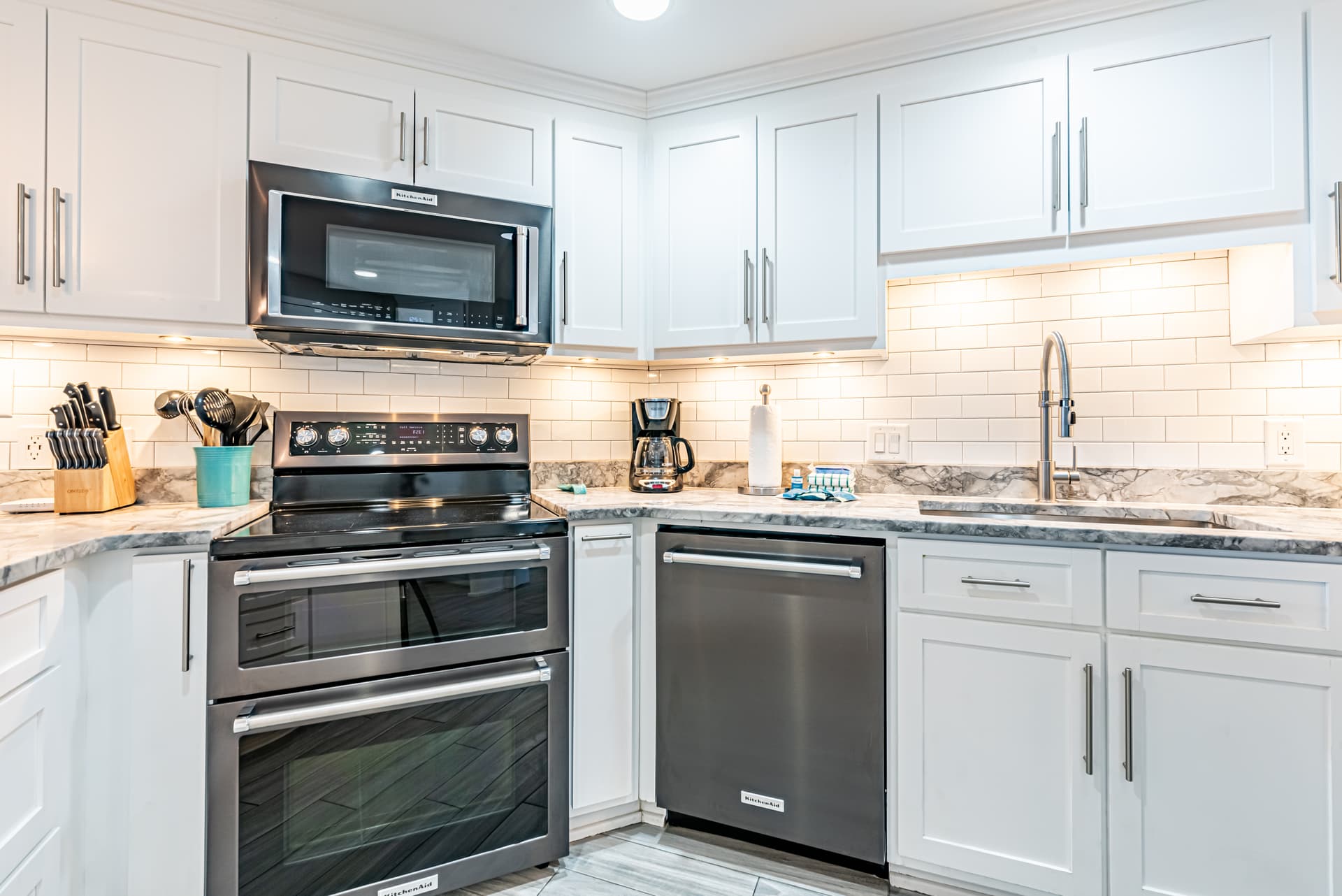 Yellow Sails Residence - Image 8