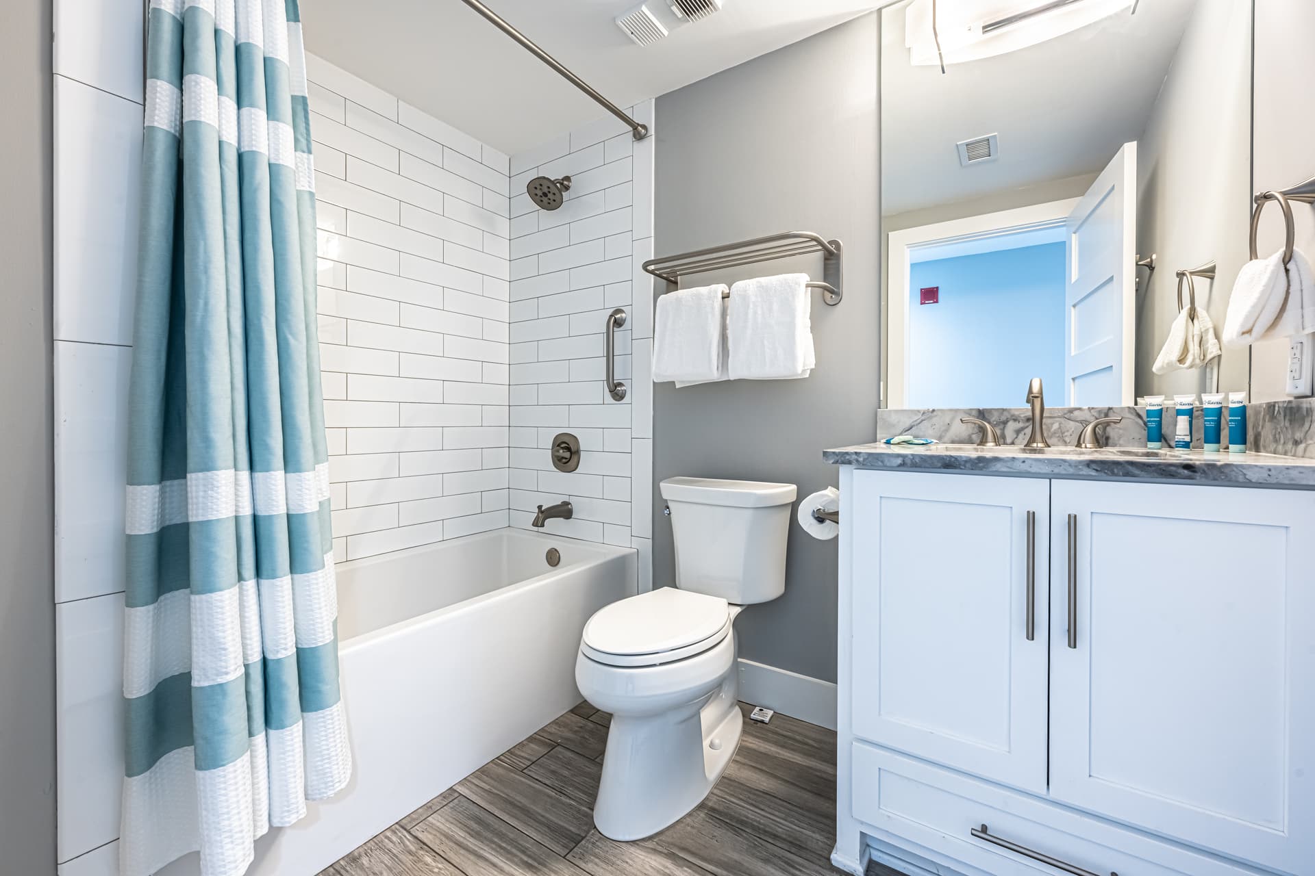 Yellow Sails Residence - Image 24