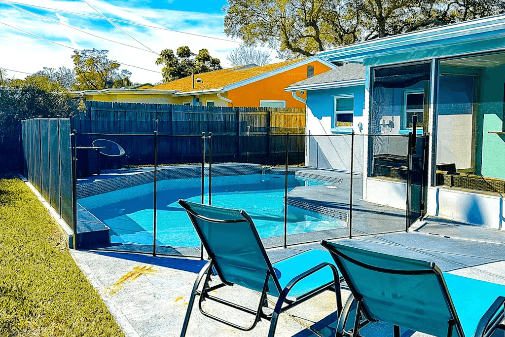 Corner by the Coast - Image 22