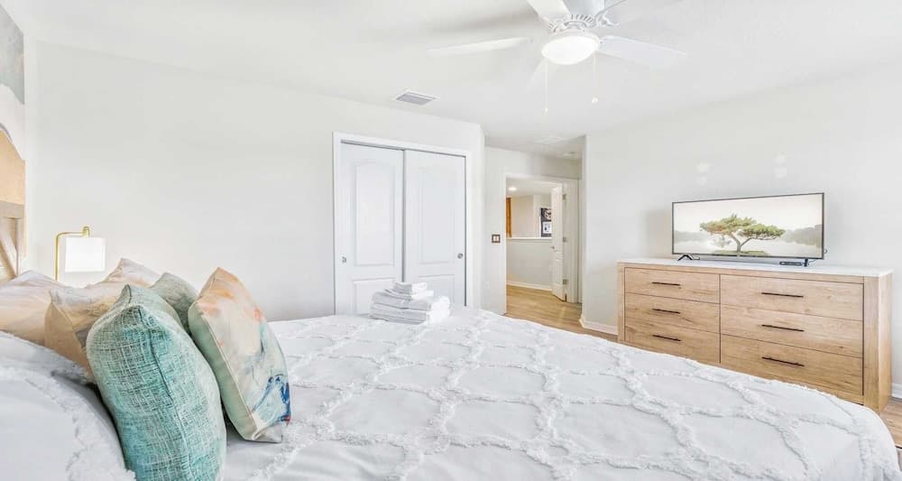 Windsor at Westside Enchanting Lake #2401 - Image 21