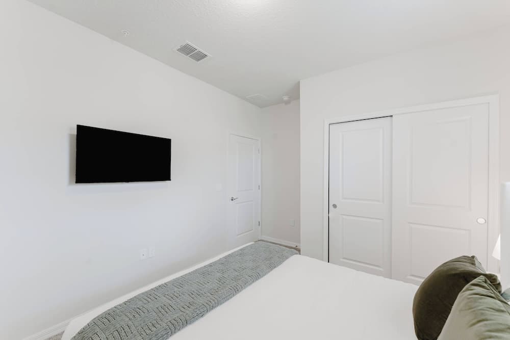 Windsor Cay - Image 16