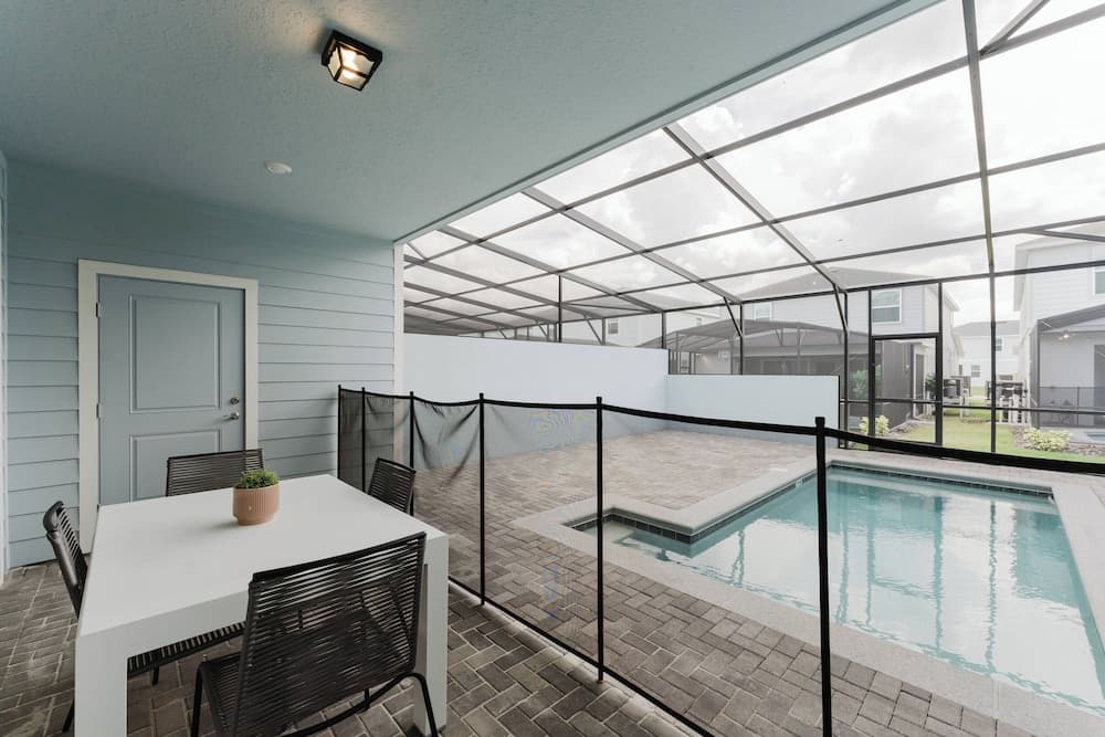 Windsor Cay - Image 40