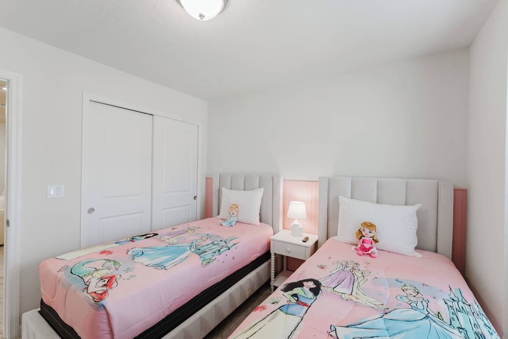 Windsor Cay - Image 24