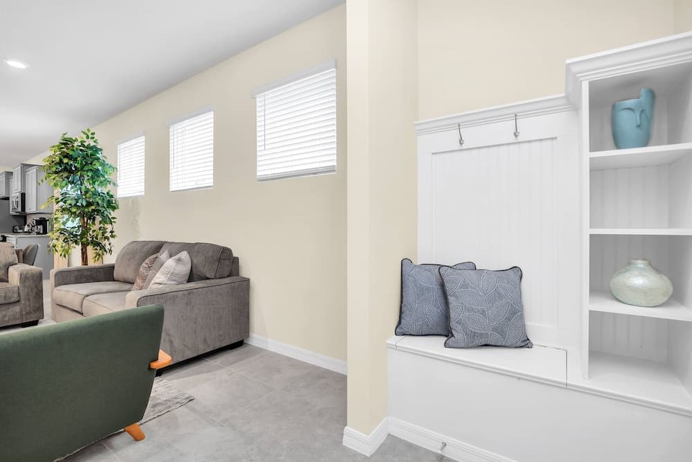 Azure Escape Manor - Image 2