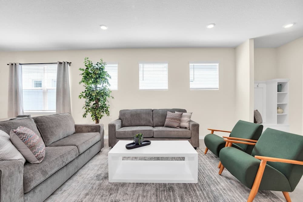 Azure Escape Manor - Image 6